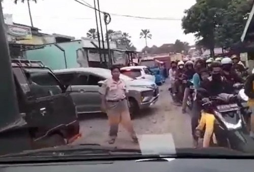 Viral Terduga ASN Polres Sukabumi Adang dan Toyor Sopir Ambulans, Ini Respons Satire Pendakwah Akmal Sjafril