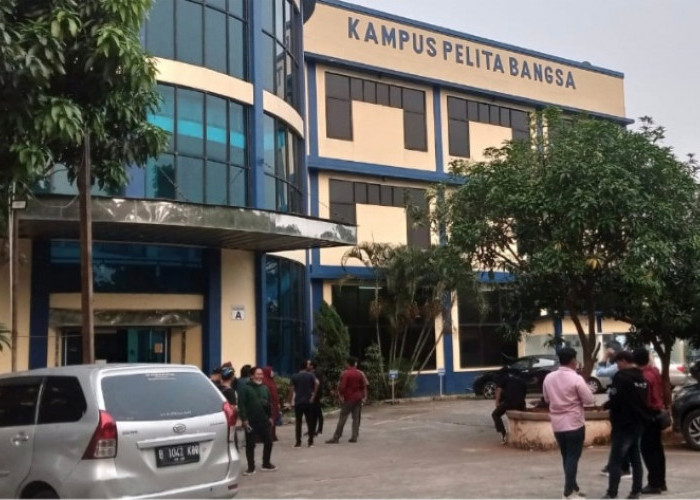 Mahasiswa Universitas Pelita Bangsa Kawal Keputusan Rektor Terkait Dosen Ajak Staycation Karyawati 