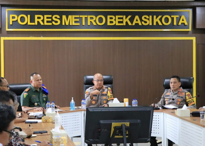Perketat Keamanan Kota Bekasi, Petugas Gabungan Bersiaga di 14 Titik Keramaian Malam Pergantian Tahun 