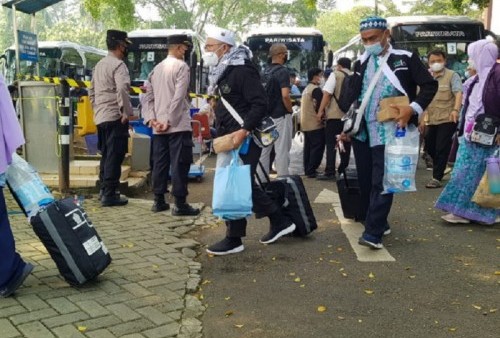 Jalani Swab, Kemenag Jelaskan Kondisi Terkini Jemaah Haji Asal Depok yang Tiba di Indonesia