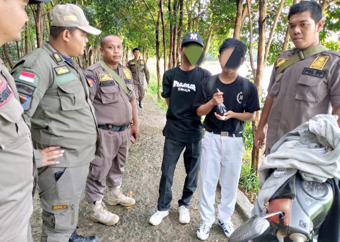Terciduk Tenggak Miras di Kawasan Pemkab Tangerang, Dua Pelajar Diamankan Satpol PP