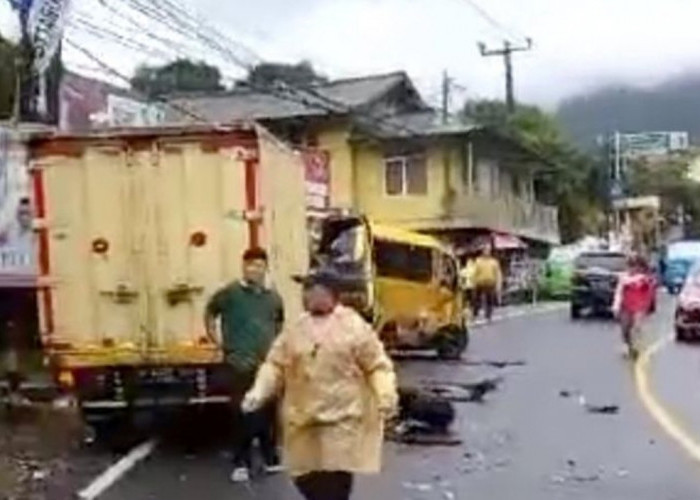 Kecelakaan Beruntun di Puncak, 14 Orang Luka Dilarikan ke RS