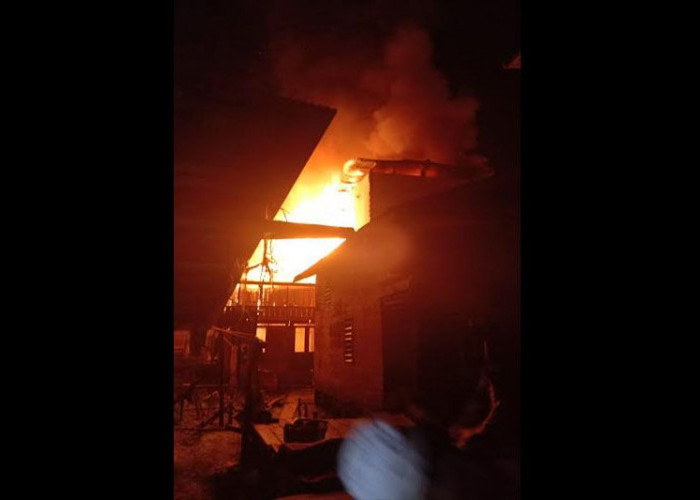 Tepat di Malam Lebaran, Empat Rumah dan Dua Gedung Walet Ludes Terbakar