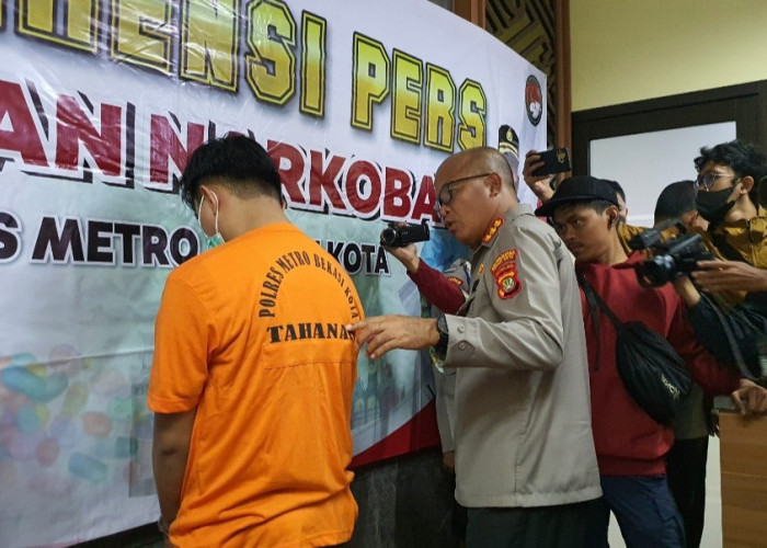 Pemilik 'Pabrik' Narkotika Sintetis di Kabupaten Bekasi Ternyata Baru Berusia 23 Tahun