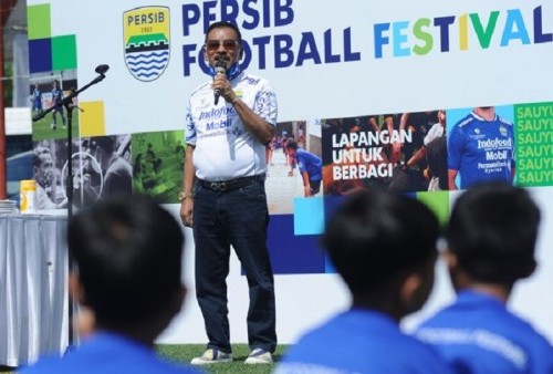 Kunjungi Rumah Dinas Ridwan Kamil, Komisaris Persib Bandung Ucapkan Belasungkawa Atas Wafat Eril