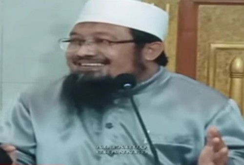 Viral, Ustaz Andri Sebut Buzzer Denny Siregar dan Abu Janda Dibayar Negara untuk Hancurkan Islam