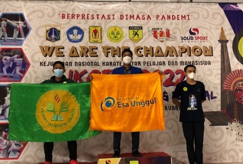  UKM Karate Universitas Esa Unggul Raih 15 Medali di Kejuaraan Jakarta Open V Piala BAPOMI DKI