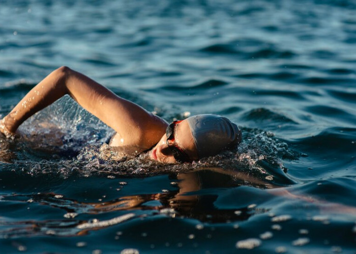Manfaat Berenang, Benarkah Bisa Meningkatkan Kesehatan Fisik dan Mental?