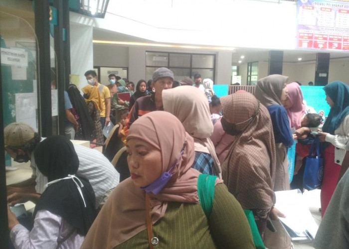 Awal 2023, Warga yang Urus e-KTP ke Dukcapil Kabupaten Tangerang Membludak