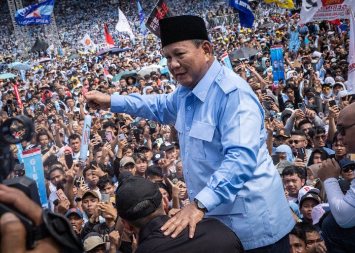 Prabowo Coblos di TPS Bojong Koneng Bogor