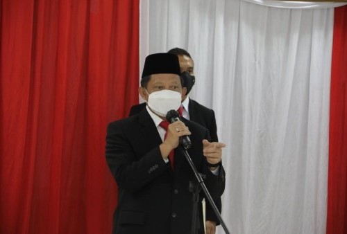 Mendagri Lantik Letjen TNI (Purn.) Jeffry Apoly Rahawarin Jadi Deputi BNPP