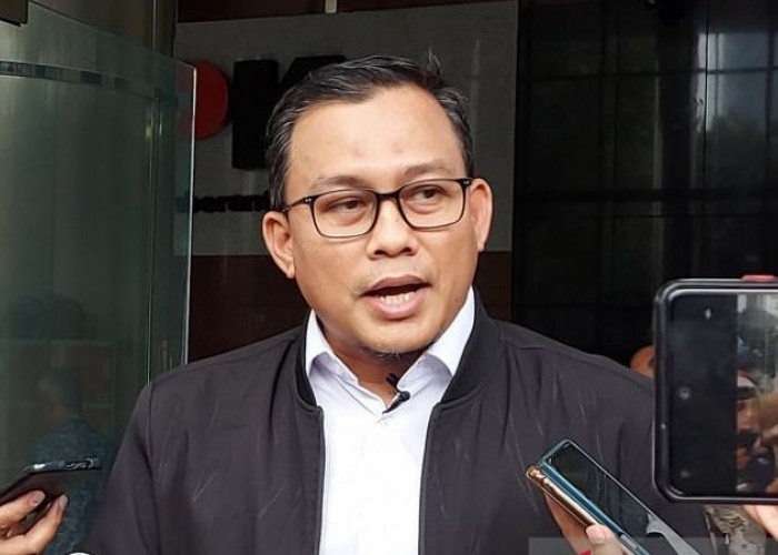 2 Eks Direktur PT Pertamina Dipanggil KPK Soal Korupsi Pengadaan LNG Periode 2011 - 2014