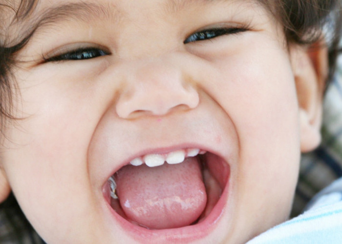 Ini Cara Menyikat Gigi Susu yang Benar pada Bayi, Simak Penjelasannya di Sini