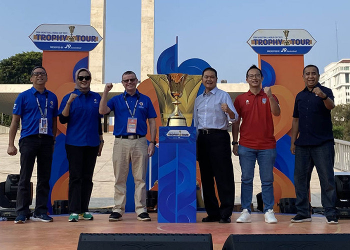 Trofi Naismith Keliling Ibukota, Jakarta Siap Jadi Tuan Rumah FIBA World Cup 2023