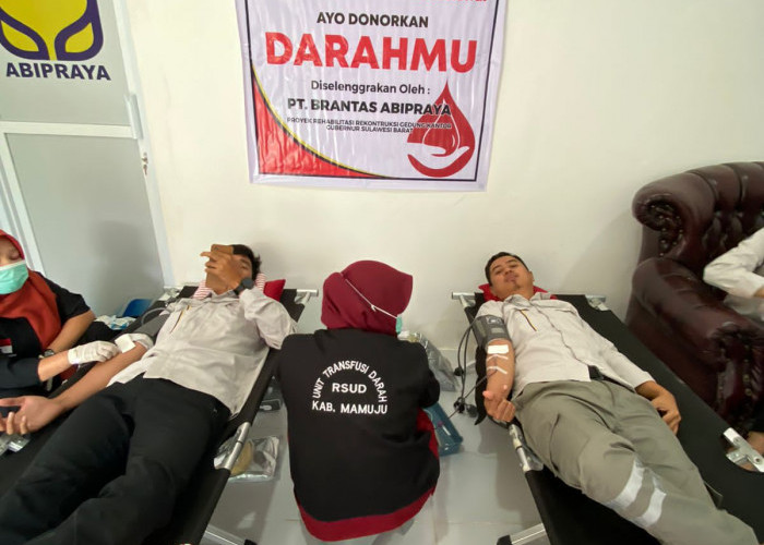 Brantas Abipraya Menggelar Aksi Sosial Donor Darah di Proyek Pembangunan Kantor Gubernur Sulbar