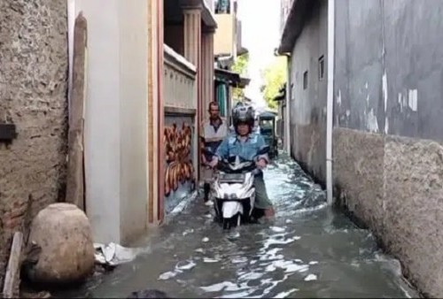 Jebolnya Tanggul, Banjir Rob Kembali Terjadi