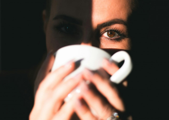 Ibu Hamil Boleh Minum Kopi? Kenali Dulu Risiko Keguguran akibat Kafein