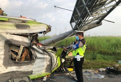 Kecelakaan Bus di Tol Surabaya-Mojokerto, Korlantas Polri Turun Tangan Utus tim TAA
