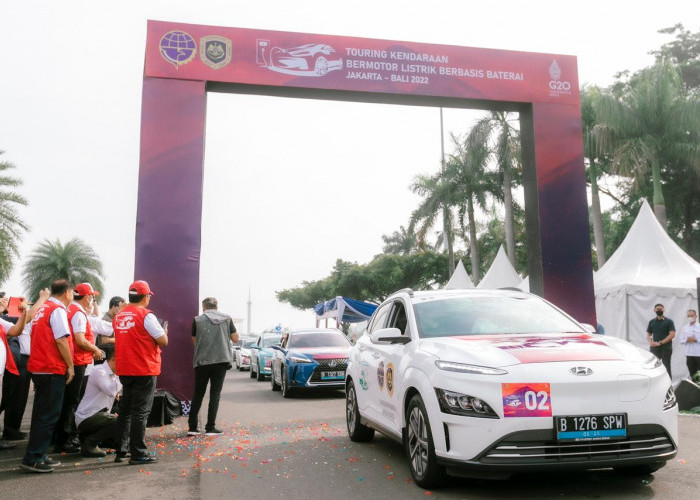  Kampanyekan Penggunaan Electric Vehicle, PLN Sukseskan Tour Mobil Listrik Jakarta-Bali Bersama Kemenhub