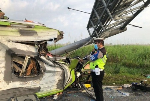 Kecelakaan Bus di Tol Surabaya-Mojokerto, 13 Tewas 12 Luka Berat