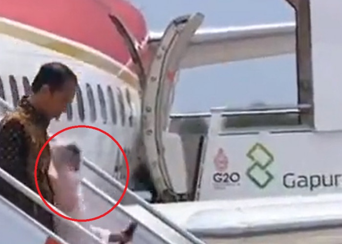Momen Menegangkan Iriana Jokowi Terpeleset di Tangga Pesawat, Paspampres Gerak Cepat