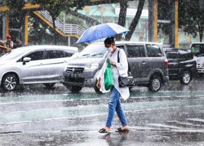 Cuaca Jakarta Hari Ini 30 Desember 2023: Dominasi Awan Tebal dan Hujan Mulai Pagi Sampai Malam