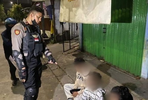 Tiga Pemuda 'Kegep' Bawa Golok di Jalan Cut Mutia Bekasi, Ngakunya Ingin Tawuran