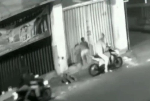 Bikin Ngeri, Aksi 4 Pemuda Ngebegal 2 Remaja di Duren Sawit Terekam CCTV