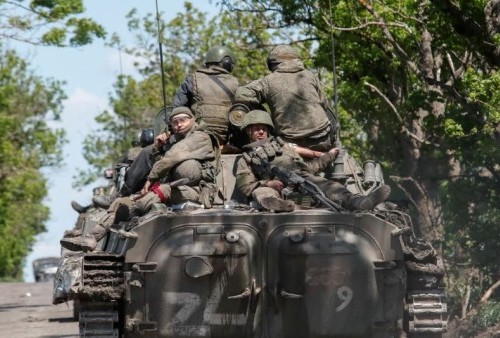 Warga Ukraina Euforia Sambut Kekalahan Tentara Rusia di Kota Kherson