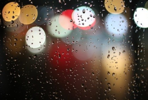 Jangan Lupa Siapkan Payung dan Mantel, Wilayah Jakarta Dominan Hujan pada Siang Hingga Malam Hari
