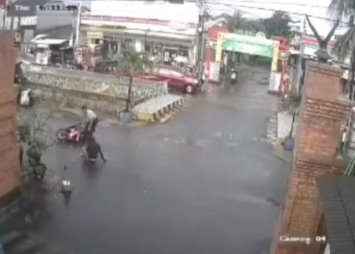 Terduga Pelaku Pencuri Sepeda Motor di Bekasi Gagal, Usai Terpeleset di Persimpangan Saat Mencoba Kabur