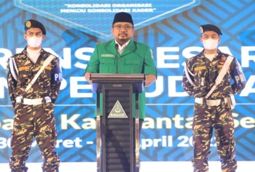 Yaqut Minta GP Ansor Hadapi Eks FPI dan HTI, Aziz Yanuar: Jangan Ngelantur, Cuci Muka, Bangun! 