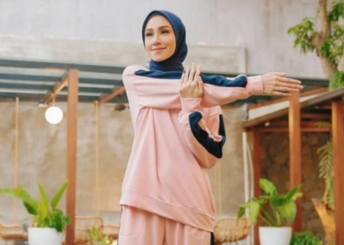 7 Inspirasi Outfit Olahraga Kekinian untuk Wanita Berhijab