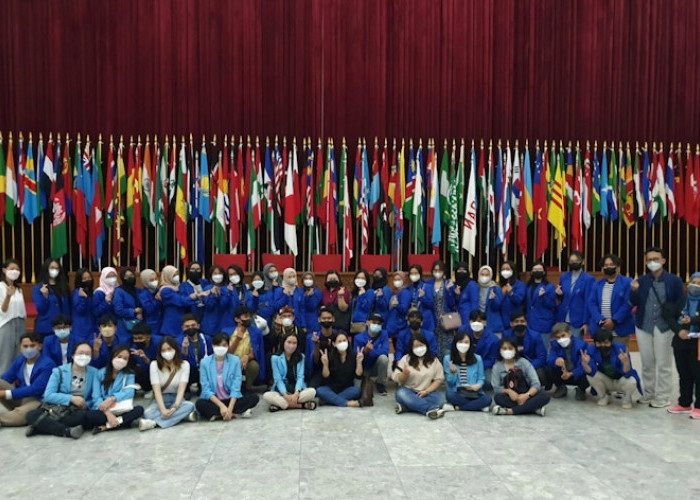 UEU dan Universitas Maranatha Gelar Study Tour Bersama di Bandung