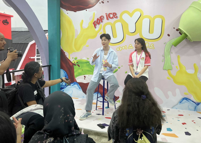 Pop Ice Gandeng Selebgram Gabriel Prince Bagikan Inspirasi di K-Pop Ice Universe Jakarta Fair Kemayoran