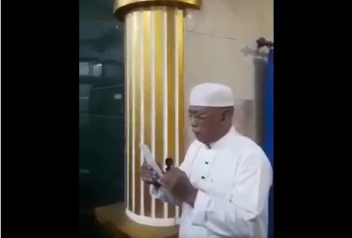 Viral! Jamaah Masjid Nyanyi Lagu Indonesia Raya Sebelum Sholat Tarawih 