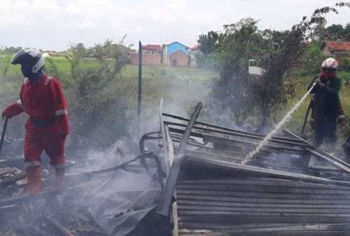Kebakaran Kembali Terjadi, Delapan Kios di Pasar Dermoleng Hangus
