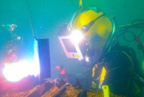 Pertama Kalinya, 14 Warga Penyelam Kepulauan Seribu Kini Punya Keahlian Las di Dalam Air