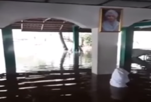 Viral! Video Makam Sultan Maulana Hasanudin di Banten Terendam Banjir Tersebar di Medsos