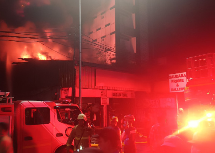 Puslabfor Polri Selesaikan Proses Olah TKP Kebakaran Toko Bingkai di Mampang Prapatan