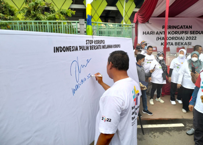 Bersama Pelajar, TNI dan Polri, Plt Wali Kota Bekasi Tri Adhianto Berkomitmen Anti Terhadap Korupsi