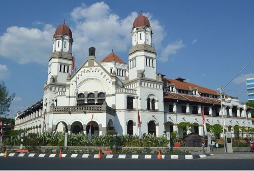 Mengenal Lawang Sewu, Objek Wisata di Semarang yang Ternyata Cuma Punya 429 Pintu