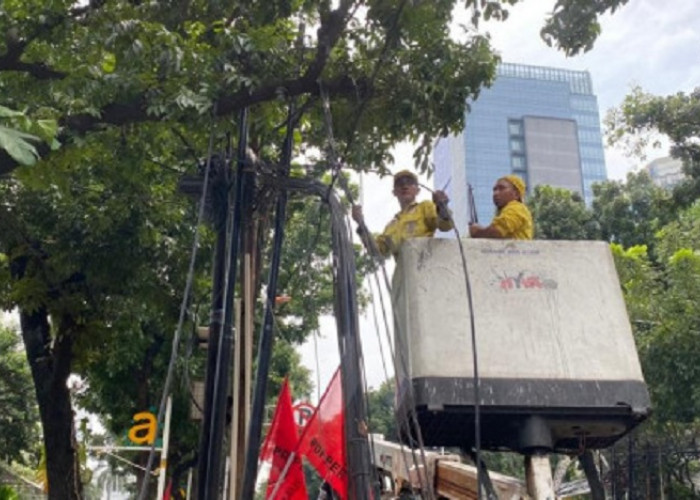 Kabel Fiber Optik Menjuntai di Jakarta, DPRD Usulkan Pembentukan Pansus Kabel 