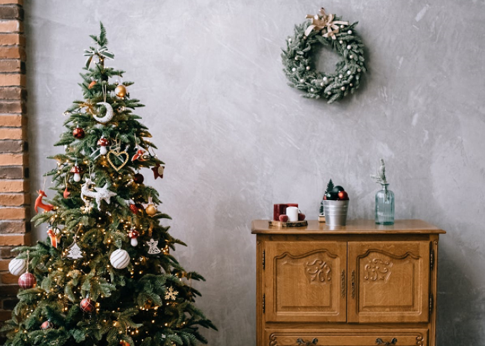  5 Cara Menghias Pohon Natal Supaya Tampilannya Terlihat Mewah