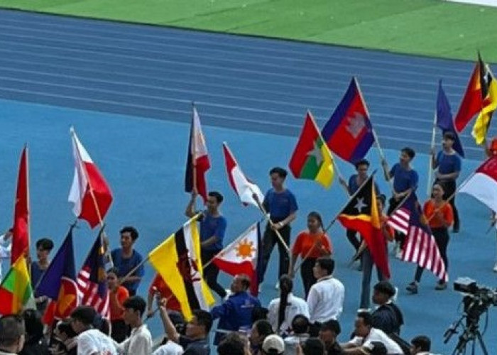 Bendera Indonesia Terbalik di Pembukaan SEA Games saat Penyanyi Lokal Kamboja Tampil