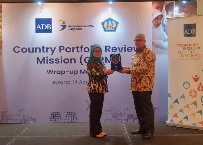 PLN Terima Penghargaan ADB Atas Implementasi Green Loan Proyek Ketenagalistrikan di Indonesia Timur