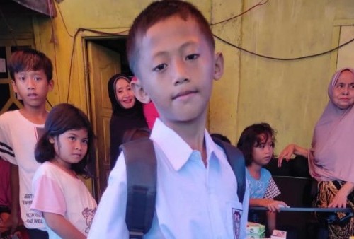 Bocah Penjual Gulali di Makassar Ini Akhirnya Rasakan Manisnya Hidup Usai Terima Bantuan dari Kemensos