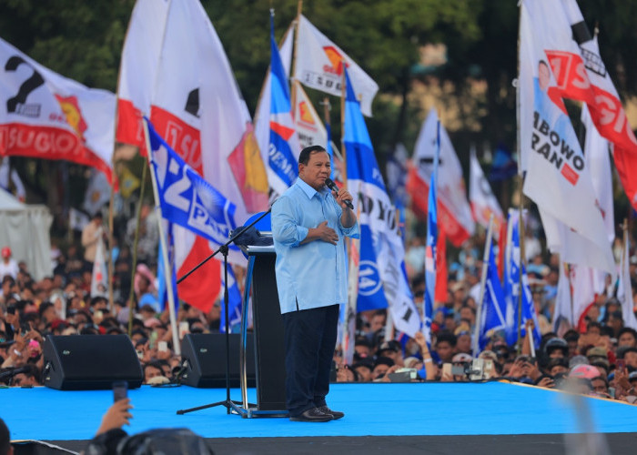 Siap Ikuti Kirab Kebangsaan, Prabowo Tiba di Semarang Disambut Heboh Ratusan Ribu Warga