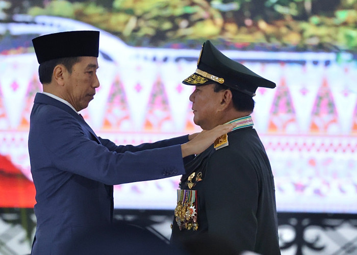 Usai Naikan Pangkat Jenderal Kehormatan ke Prabowo Subianto, Jokowi Singgung Nama SBY