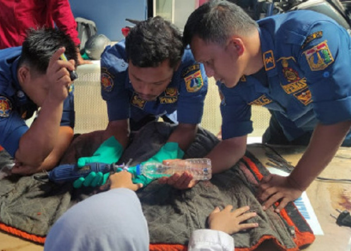 Bocah Perempuan Usia 8 Tahun Menangis di Kantor Tim Rescue Kembangan Jakarta Barat